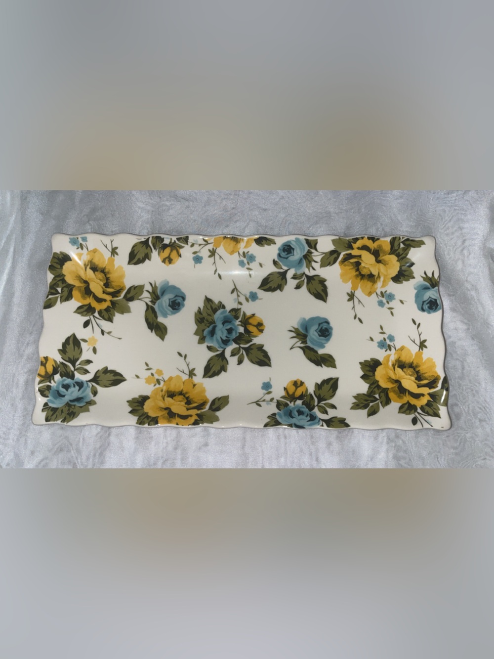 The Pioneer Woman Shadow Rose Serving Tray
